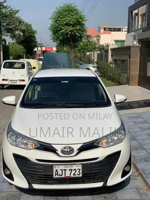 Photo - Toyota Yaris 2021 Ativ Compact Sedan