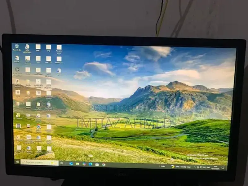 Fujitsu 20-Inch LCD Computer Monitor