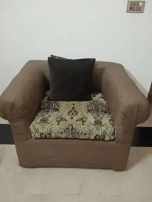 Spacious 6 Seater Living Room Sofa - Comfortable Seating Solution