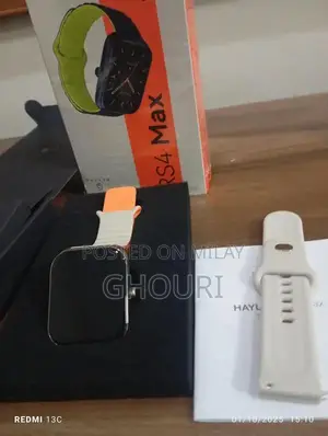 Smartwatch with Bluetooth Calling, HD Display, and Always-On Graphics