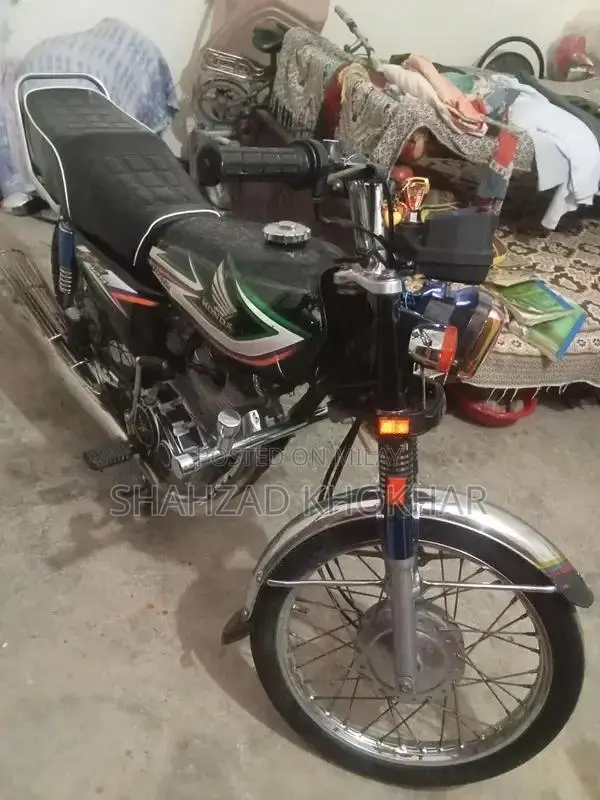 High Performance Multi-Cylinder Vehicle Engine Components