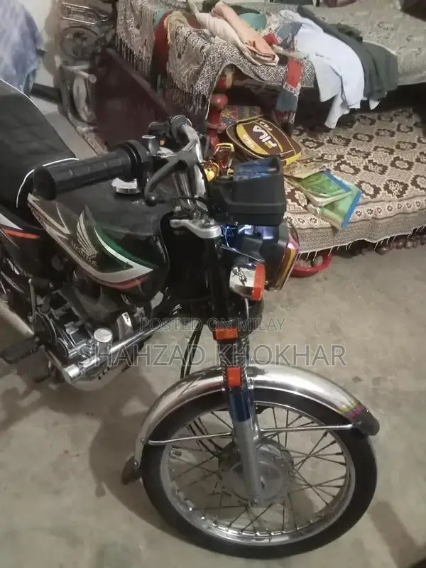 High Performance Multi-Cylinder Vehicle Engine Components