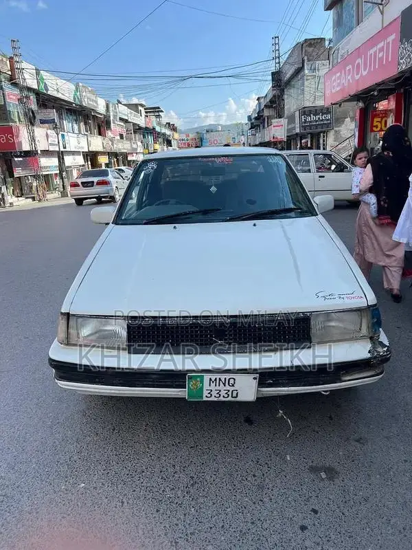Toyota Corolla 1987 Vintage Sedan - Classic 12V Model