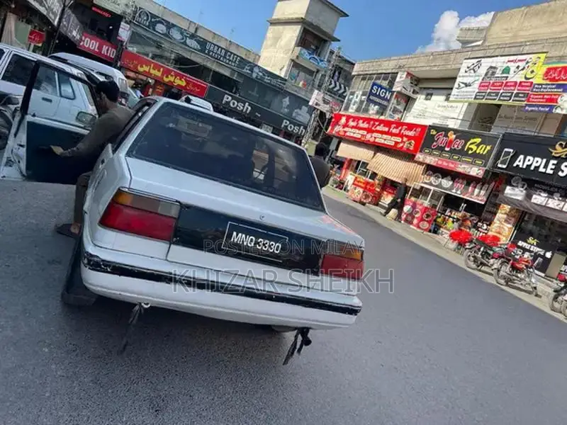 Toyota Corolla 1987 Vintage Sedan - Classic 12V Model