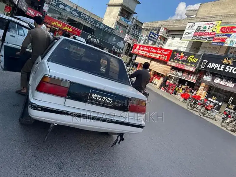 Toyota Corolla 1987 Vintage Sedan - Classic 12V Model