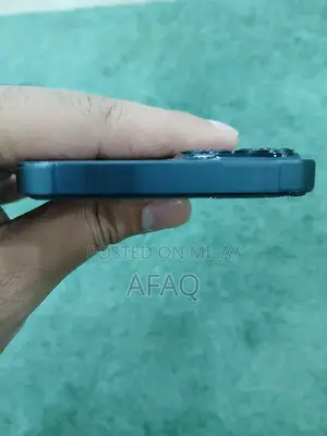 Apple iPhone 13 128GB Smartphone Lightly Used