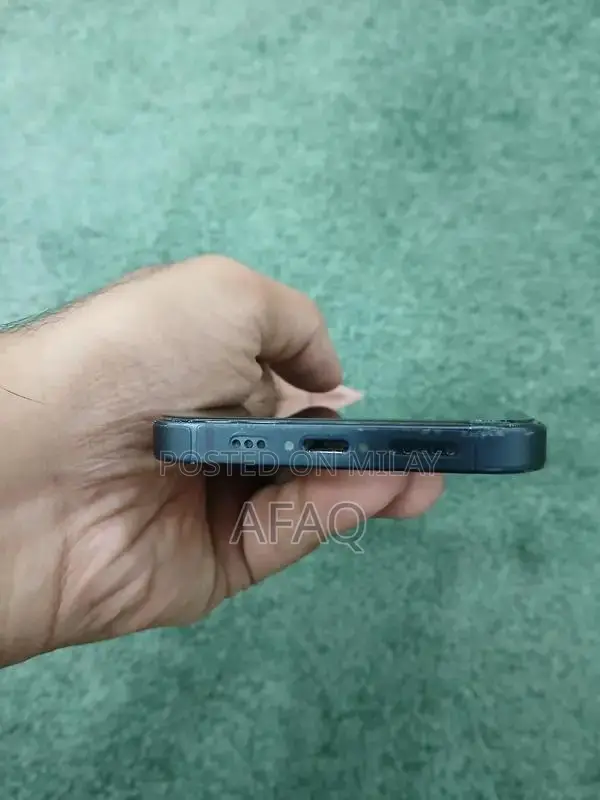 Apple iPhone 13 128GB Smartphone Lightly Used