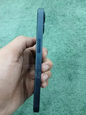 Apple iPhone 13 128GB Smartphone Lightly Used