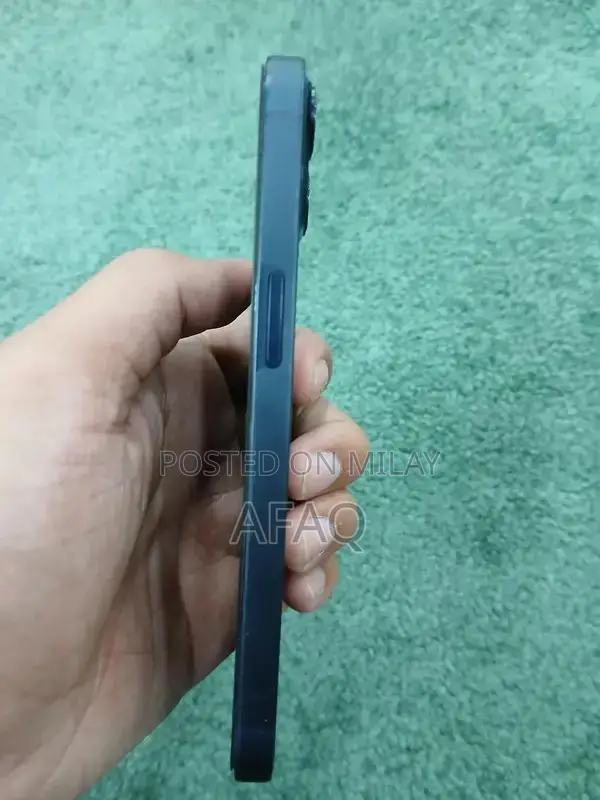 Apple iPhone 13 128GB Smartphone Lightly Used