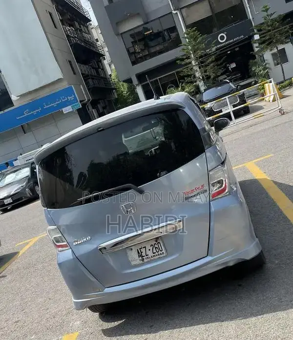 Honda Spike 5-Seater Compact SUV with Keyless Entry