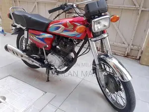 Honda 125 Motorcycle with New Tire - Excellent Condition