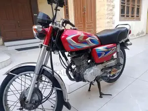 Honda 125 Motorcycle with New Tire - Excellent Condition