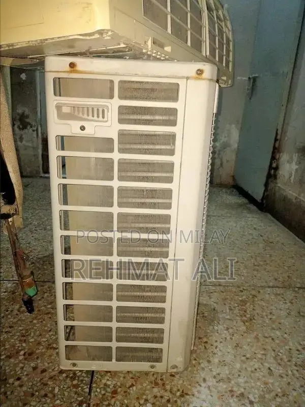 Split Air Conditioner with Advanced Cooling Features