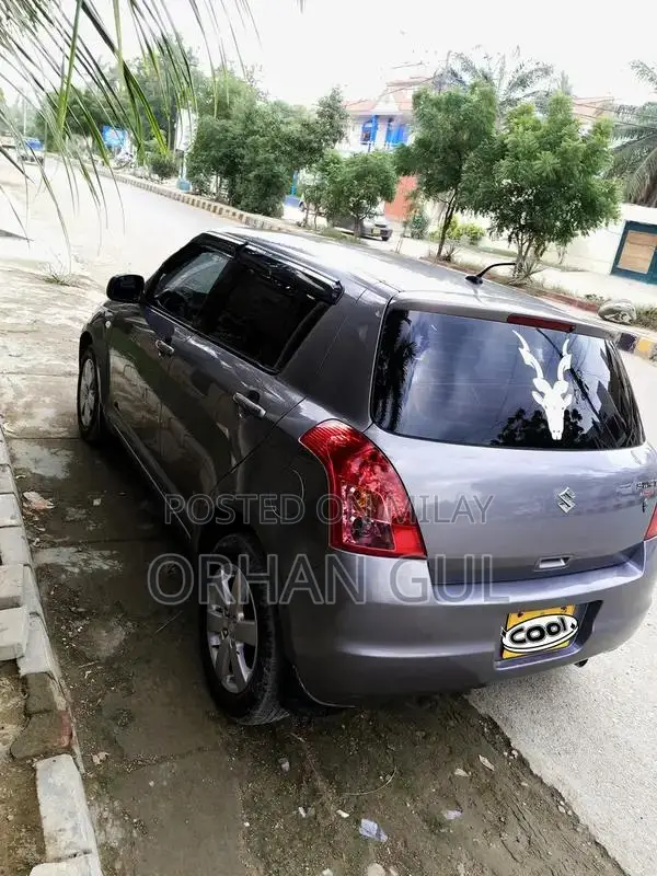 Swift 2018 Automatic Hatchback Low Mileage