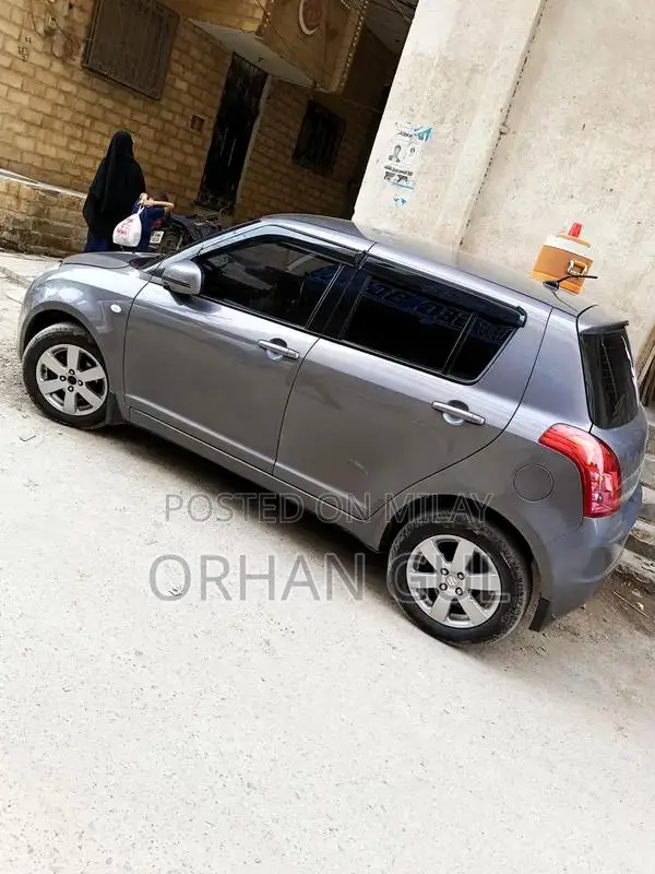 Swift 2018 Automatic Hatchback Low Mileage