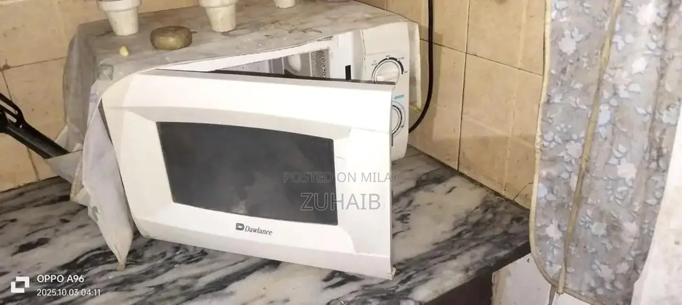 High-Quality Microwave Oven in Excellent Condition