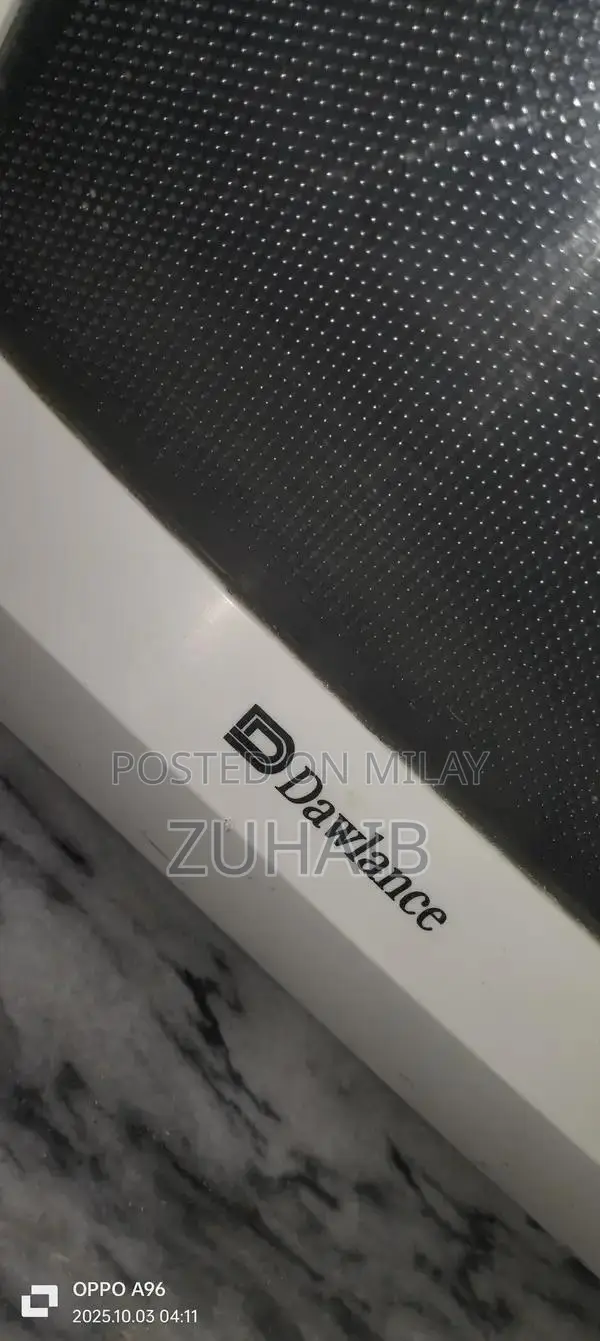 High-Quality Microwave Oven in Excellent Condition