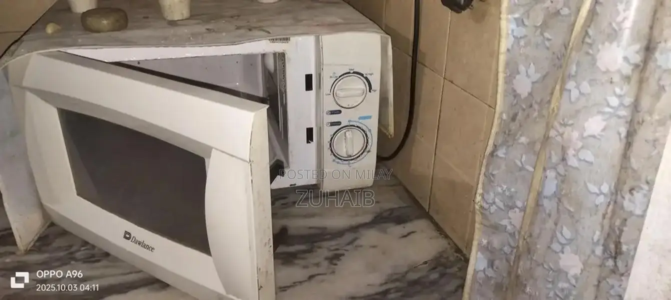 High-Quality Microwave Oven in Excellent Condition