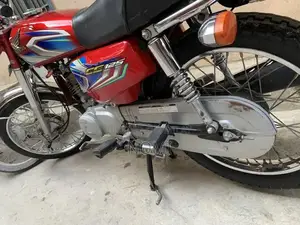 Honda 125cc Motorcycle - 2022 Model Red Bike