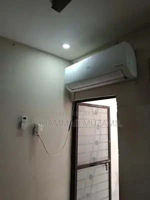DC Inverter Air Conditioner - 5 Months Old with Warranty