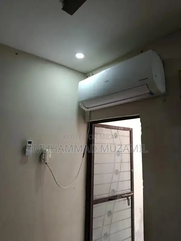DC Inverter Air Conditioner - 5 Months Old with Warranty