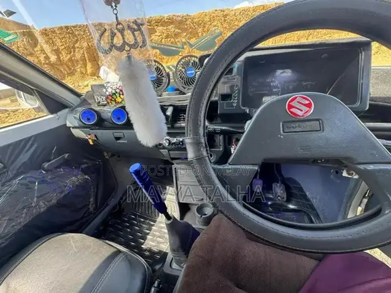 Suzuki Mehran VXR 1994 White Sedan - Classic Family Car