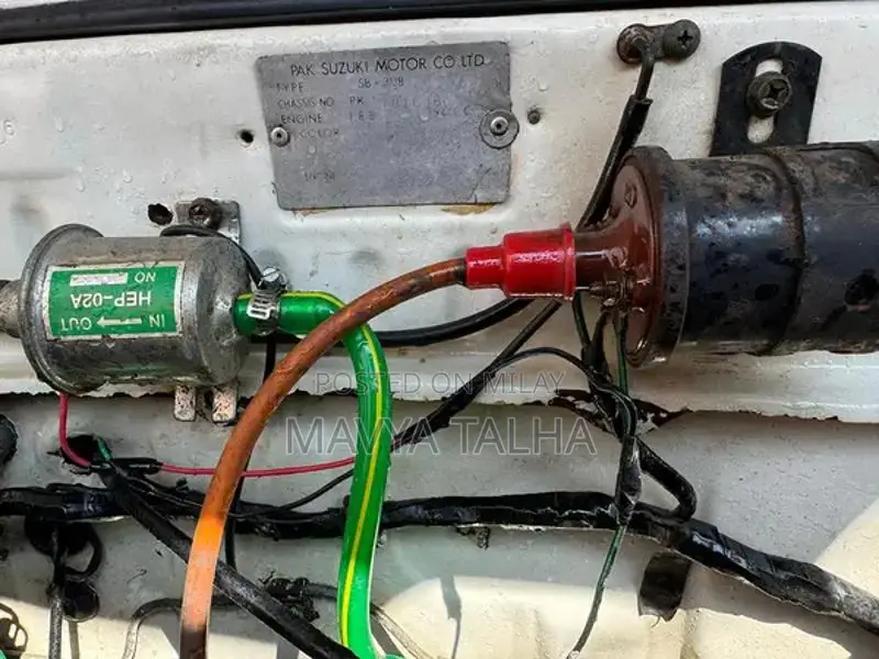 Suzuki Mehran VXR 1994 White Sedan - Classic Family Car