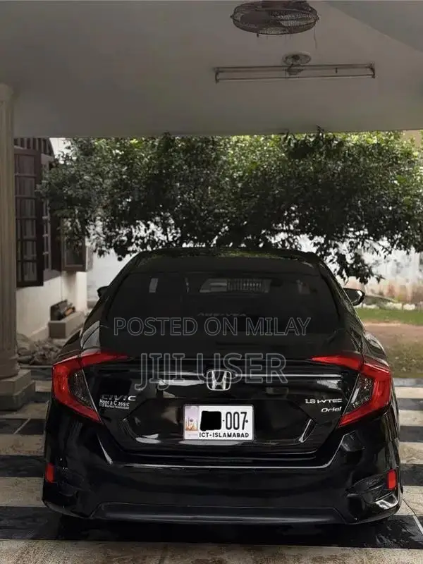 Honda Civic 2018 Sedan First Owner Low Mileage Red Exterior