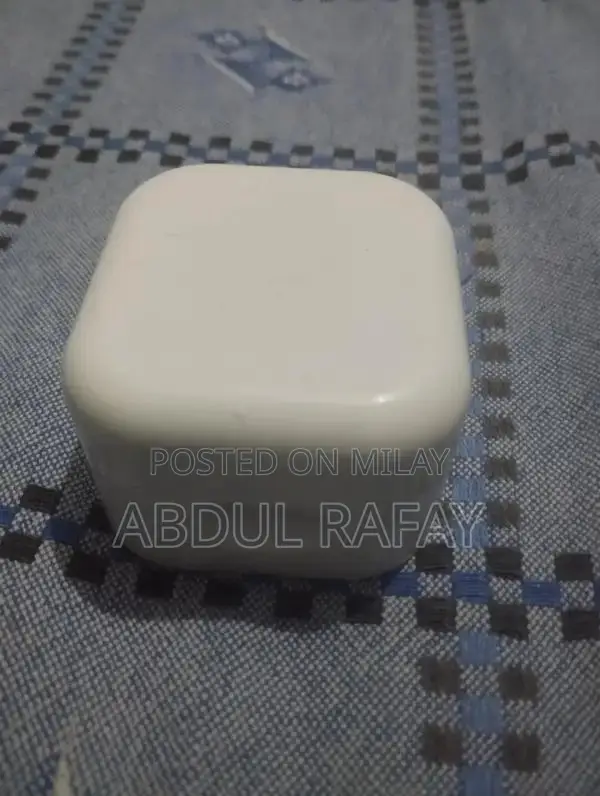 High-Power 25W USB-C Charging Adapter for Mobile Devices