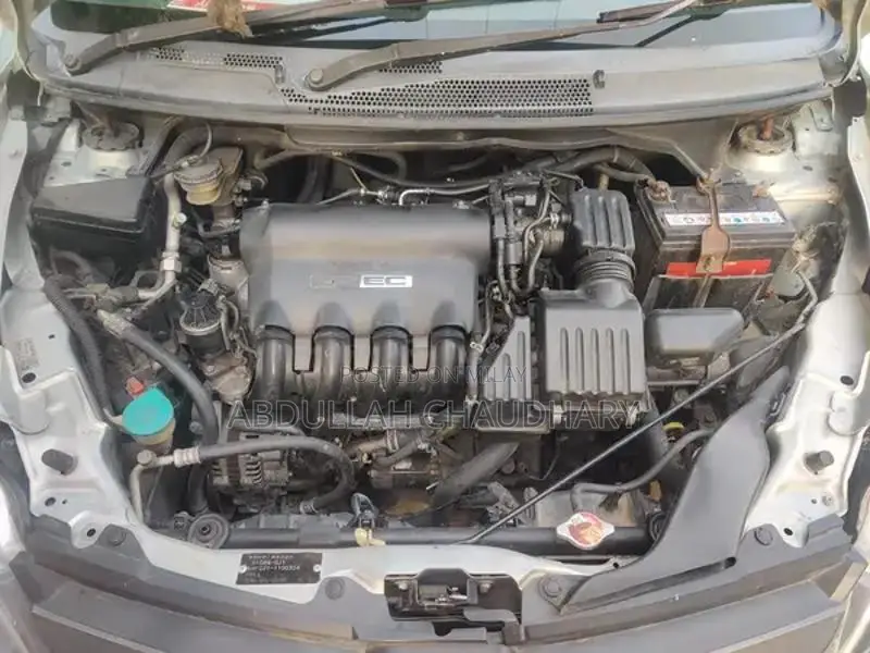 Honda Airwave Compact MPV with Climate Control and Pedal Shifter