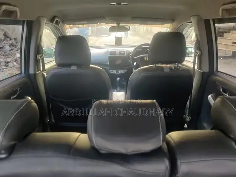 Honda Airwave Compact MPV with Climate Control and Pedal Shifter