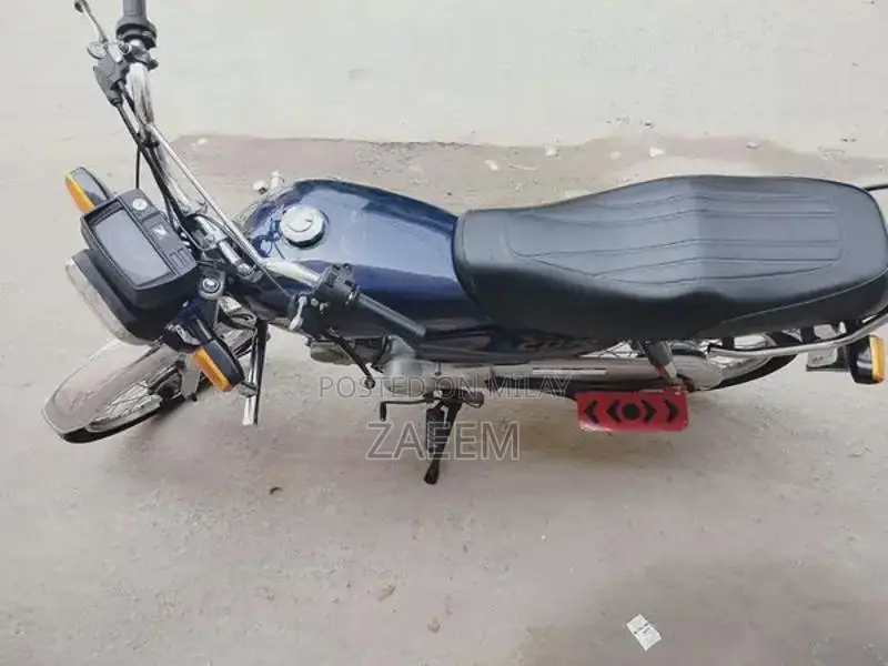 Honda CD 70 Motorcycle - 2023 Model Reliable Two-Wheeler