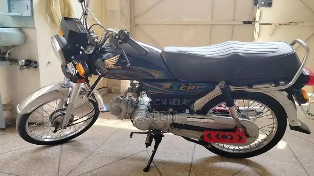 Honda CD 70 Motorcycle - 2023 Model Reliable Two-Wheeler