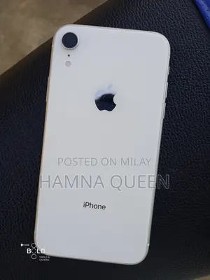 Apple XR 64 GB White