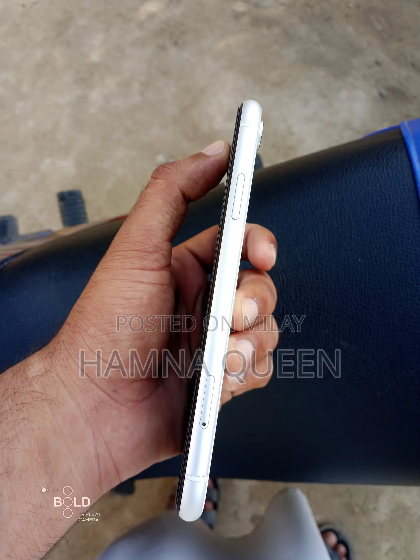 Apple XR 64 GB White