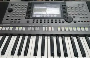 Photo - Yamaha PSR S770 Keyboard for Sale in Good Condition