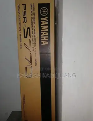 Yamaha PSR S770 Keyboard for Sale in Good Condition