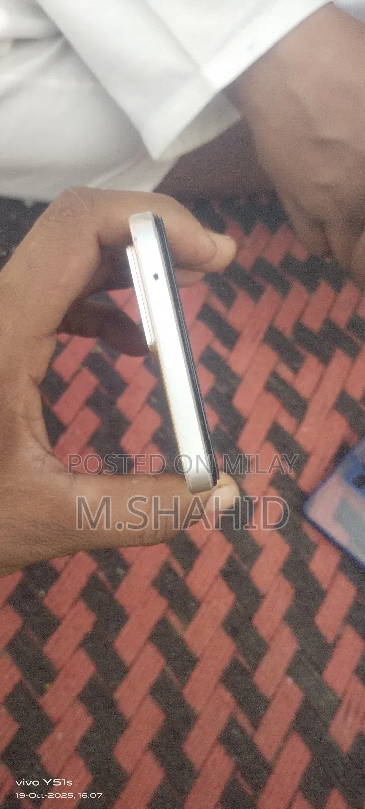 New Oppo F21 Pro 128 GB Gold