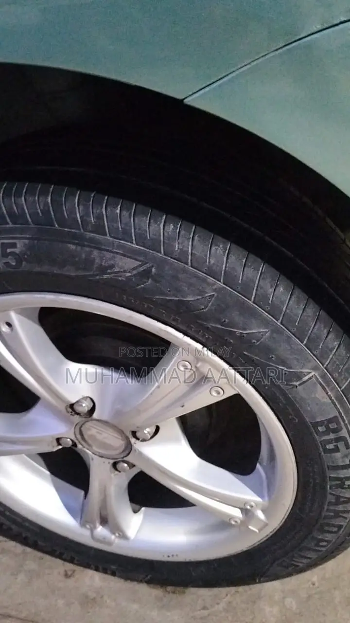 Toyota Belta 2006 Green