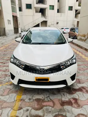 Photo - Toyota Corolla 2017 White
