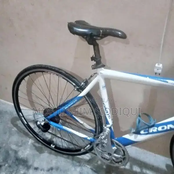 Cronus Medium 3.0 Lightweight Alloy Road Racing Bicycle