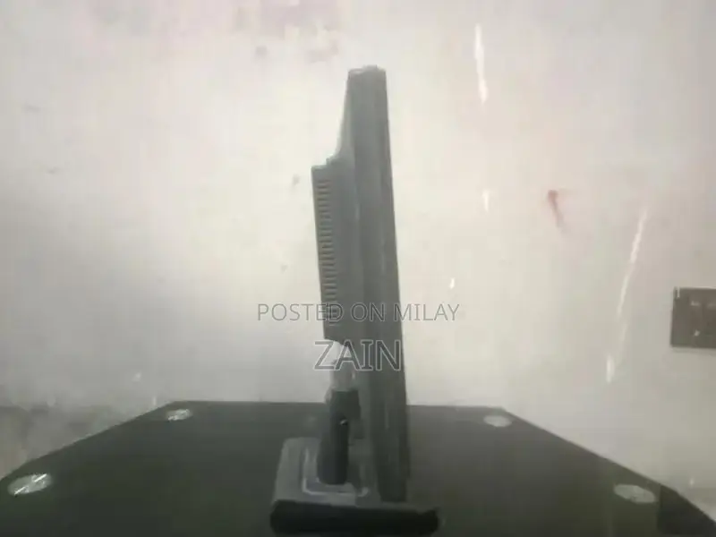 ACER 17-inch Widescreen Monitor - Perfect for Work & Gaming