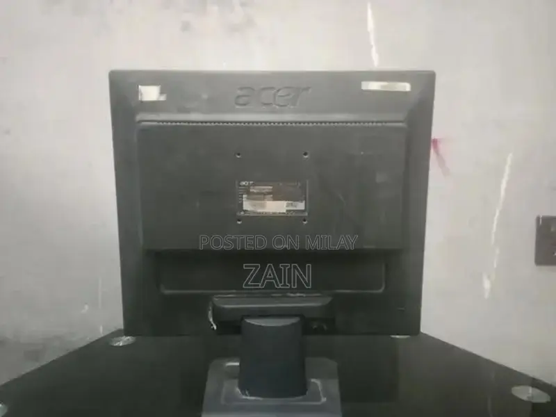 ACER 17-inch Widescreen Monitor - Perfect for Work & Gaming