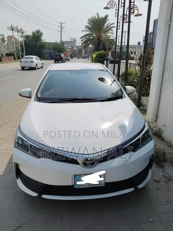 Toyota Corolla Altis 1.6 Automatic Sedan - Pristine Condition
