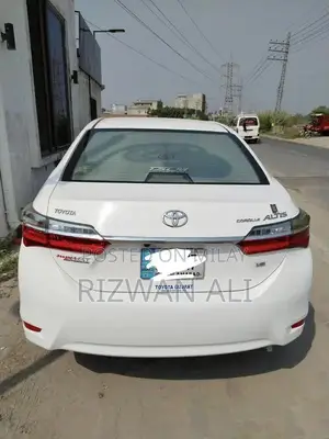 Toyota Corolla Altis 1.6 Automatic Sedan - Pristine Condition