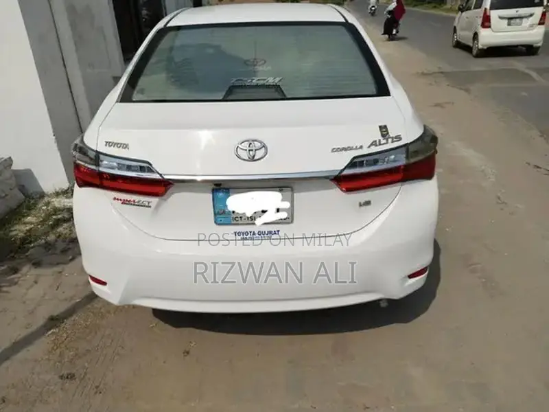 Toyota Corolla Altis 1.6 Automatic Sedan - Pristine Condition