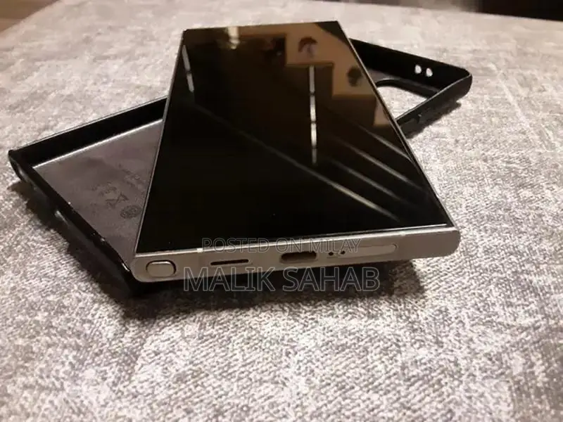 Samsung Galaxy S24 Ultra 5G Smartphone