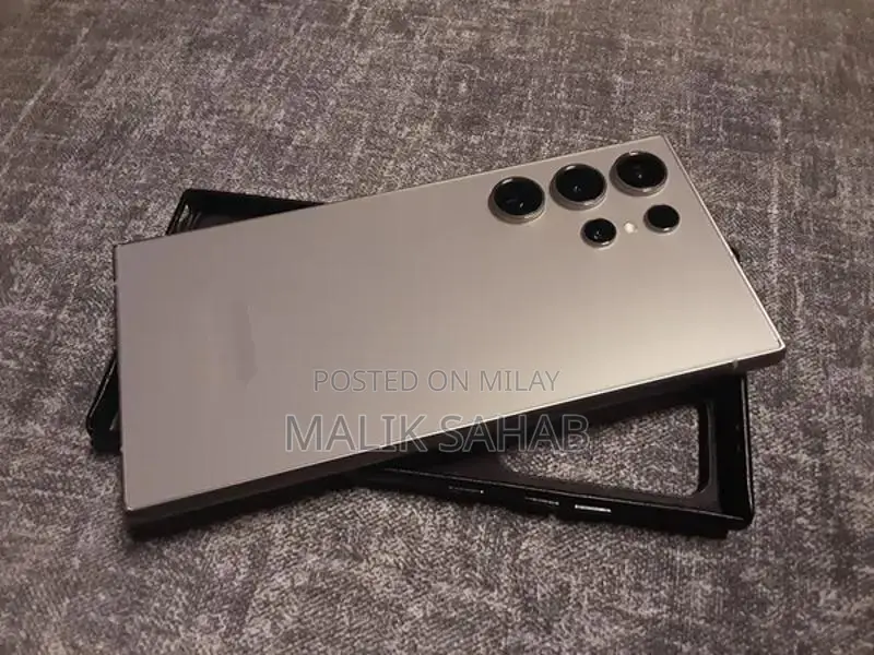 Samsung Galaxy S24 Ultra 5G Smartphone