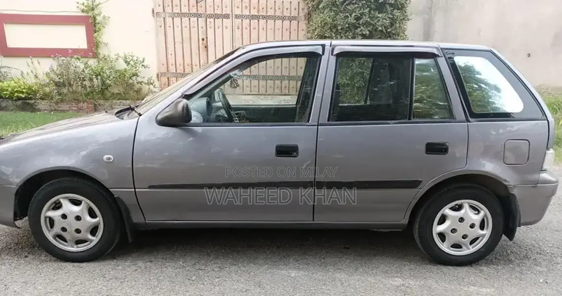 Suzuki Cultus 2015 Sedan - Second Owner, Low Mileage