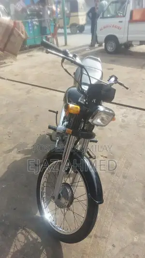 Honda CD 70 Motorcycle - 2022 Model Low Mileage